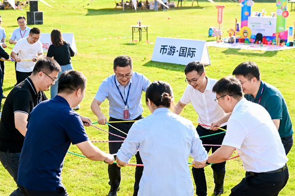 华为技术有限公司作为币游·国际的企业合作伙伴，多次委托组织员工户外团建活动